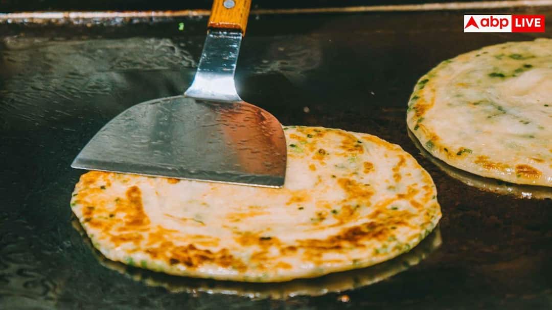 Dal Paratha Recipe: Leftover dal from last night? It is better to make crispy parathas for breakfast than throwing them away.