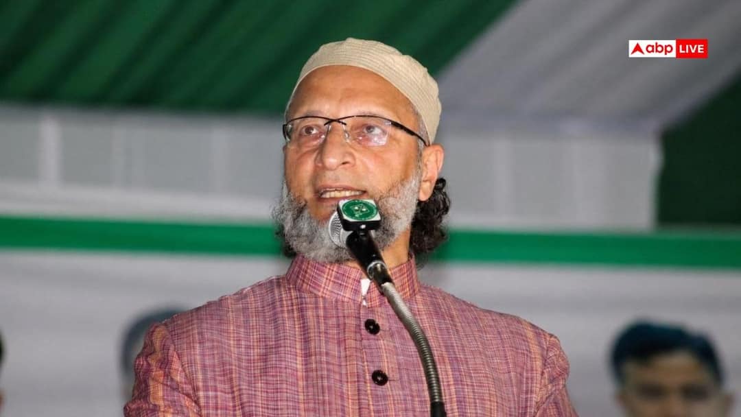 ‘If Akhilesh Yadav will sit on the chair then…’, AIMIM Chief Owaisi lashed out at SP in the public meeting in Moradabad.