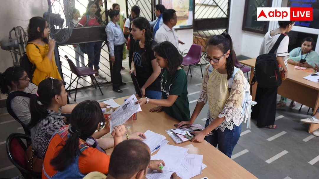 Today is the last date for DU UG Admission Round 2 seat acceptance.