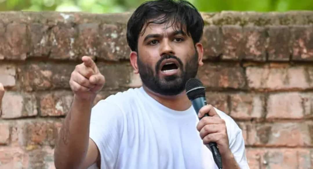 Amidst the late night violence at Jantar Mantar, Abhijeet Deepke’s big statement came out, said – ‘CJP’s movement…’