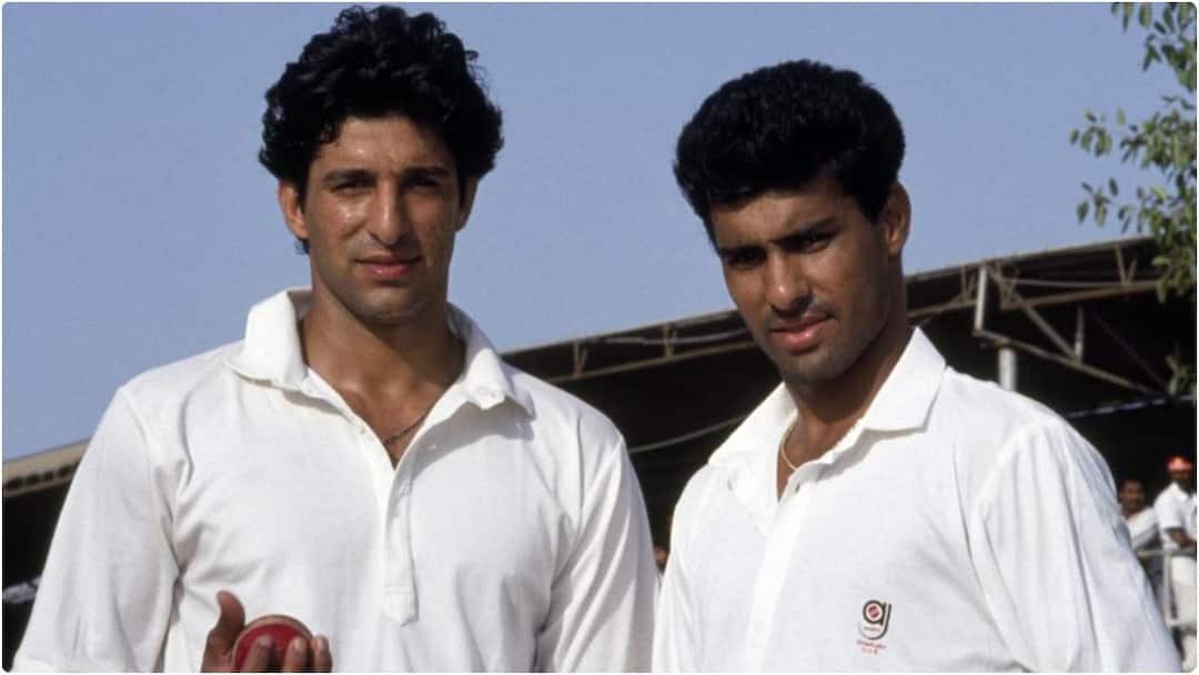 What is reverse bowling in cricket? Why don’t bowlers use it now?