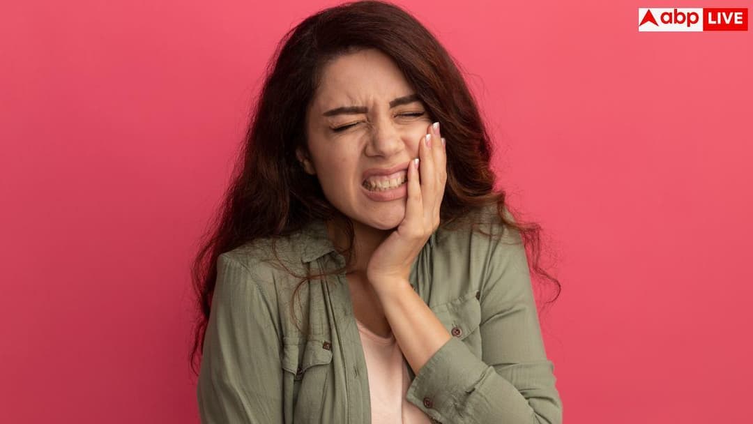 Gum Disease Symptoms: Do your gums also bleed during rain? Know the big reason behind this from the expert